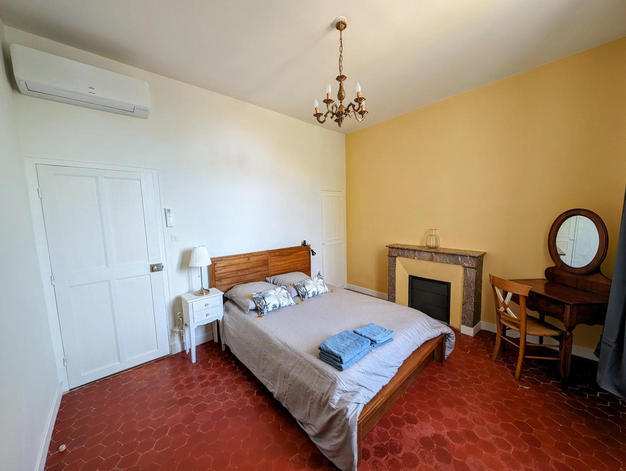 Maison De Style Tout Confort, Position Ideale, Avec Clim Et Petit Exterieur 奥朗日 外观 照片